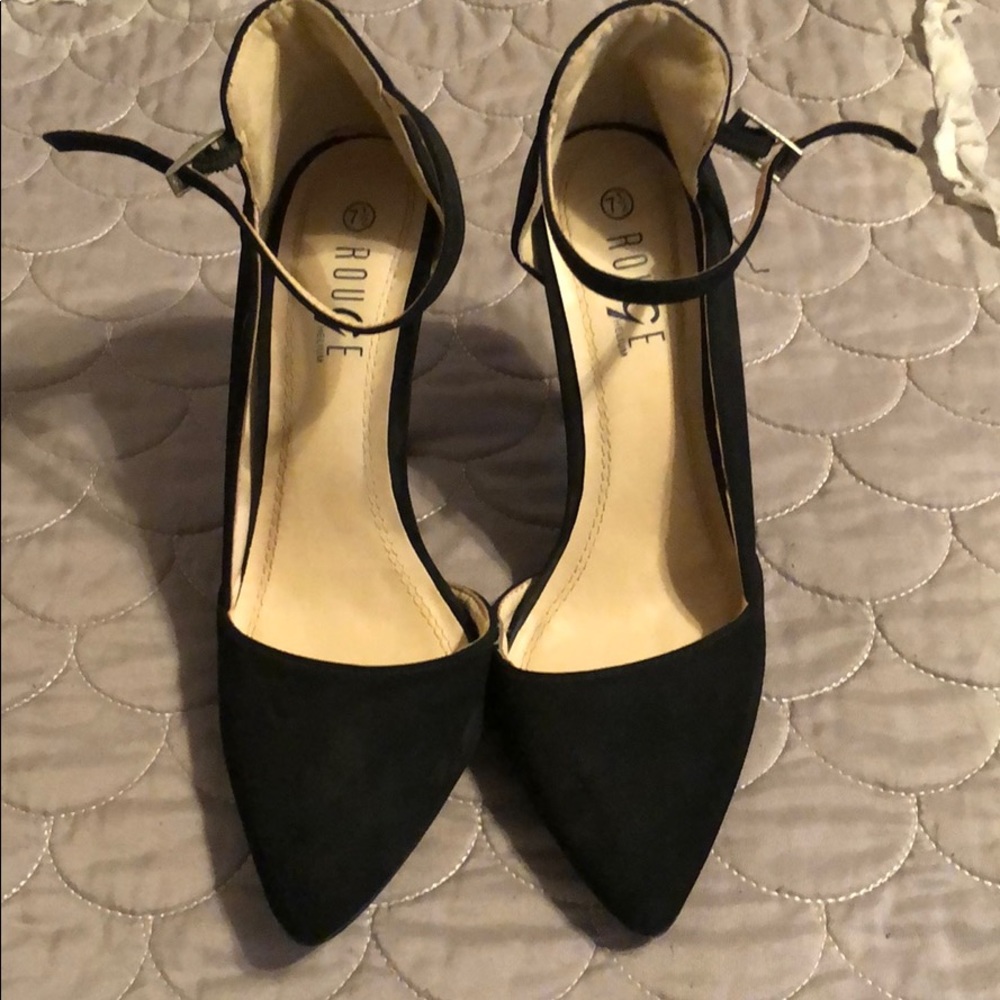 Rouge Heels